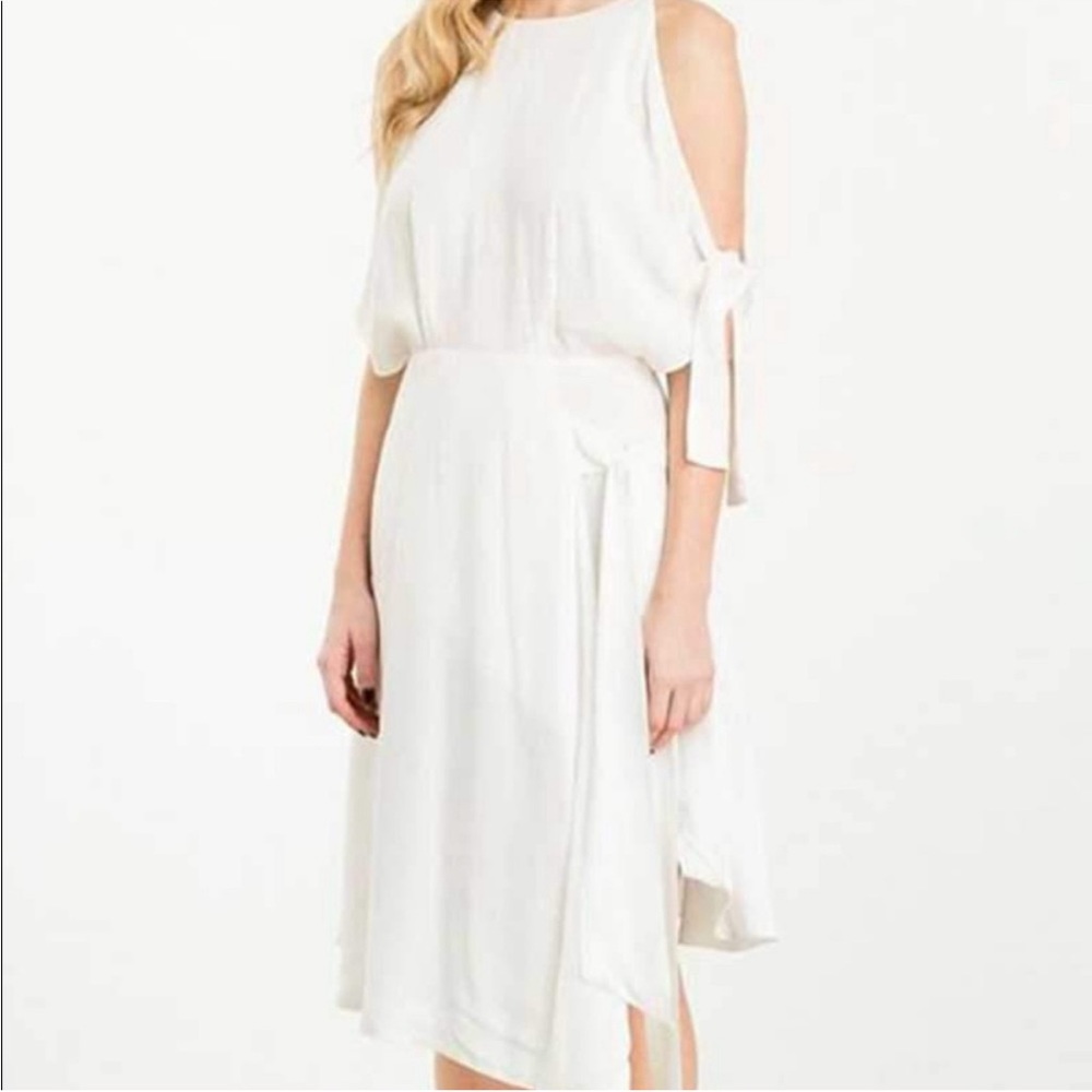 NWT Elliatt white cold shoulder dress size M